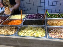 自助取餐区-三兄弟高炉烧饼