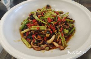 Squid Stir-fried with Snails