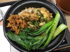 香菇滑鸡煲仔饭-万煲旺·香港老传承煲仔饭·猪杂汤(客村店)