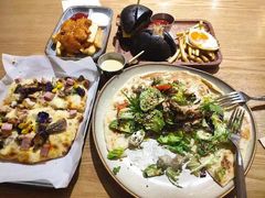 照烧鸡肉配牛油果拉法沙拉-HELLO 27 意面·沙拉·帕尼尼