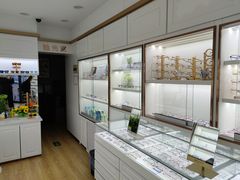 -翰佐蔡司小乐圆·依视路星趣控·暴龙眼镜折扣店