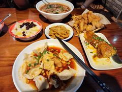 -爆炸头阿姨小四川正宗川味小吃(无任何分店)