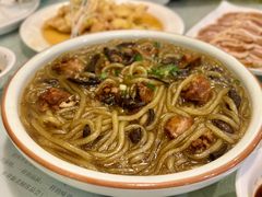 小鸡炖蘑菇-黄家饺子东北特色菜馆(湖滨商业街店)