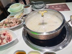 -洪氏嗨捞·广东猪肚鸡·椰子鸡火锅(西咸万象城店)