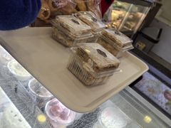 -红宝石·鲜奶小方·海派西点房(金杨店)
