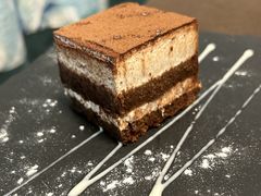 -悦享绿山墙西餐厅