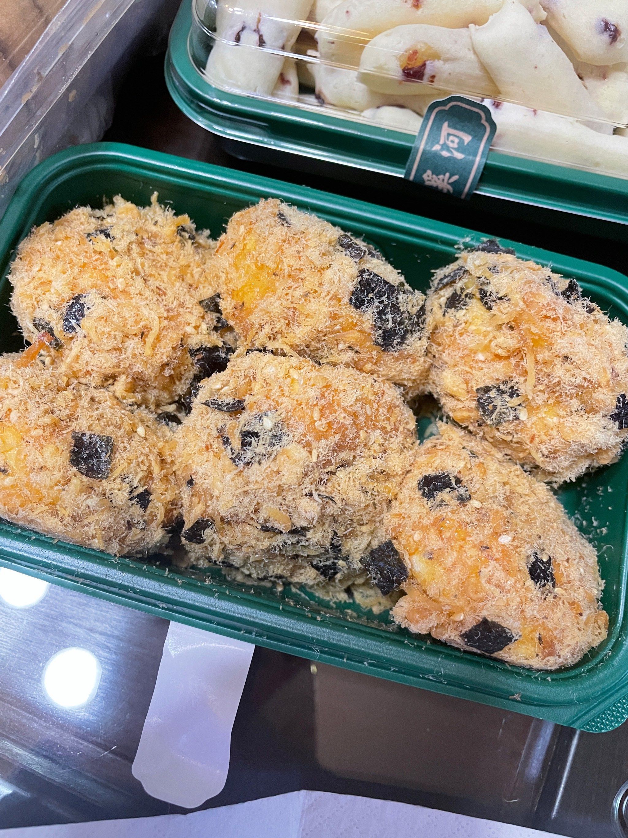 泸溪河的肉松小贝也很好吃哦!