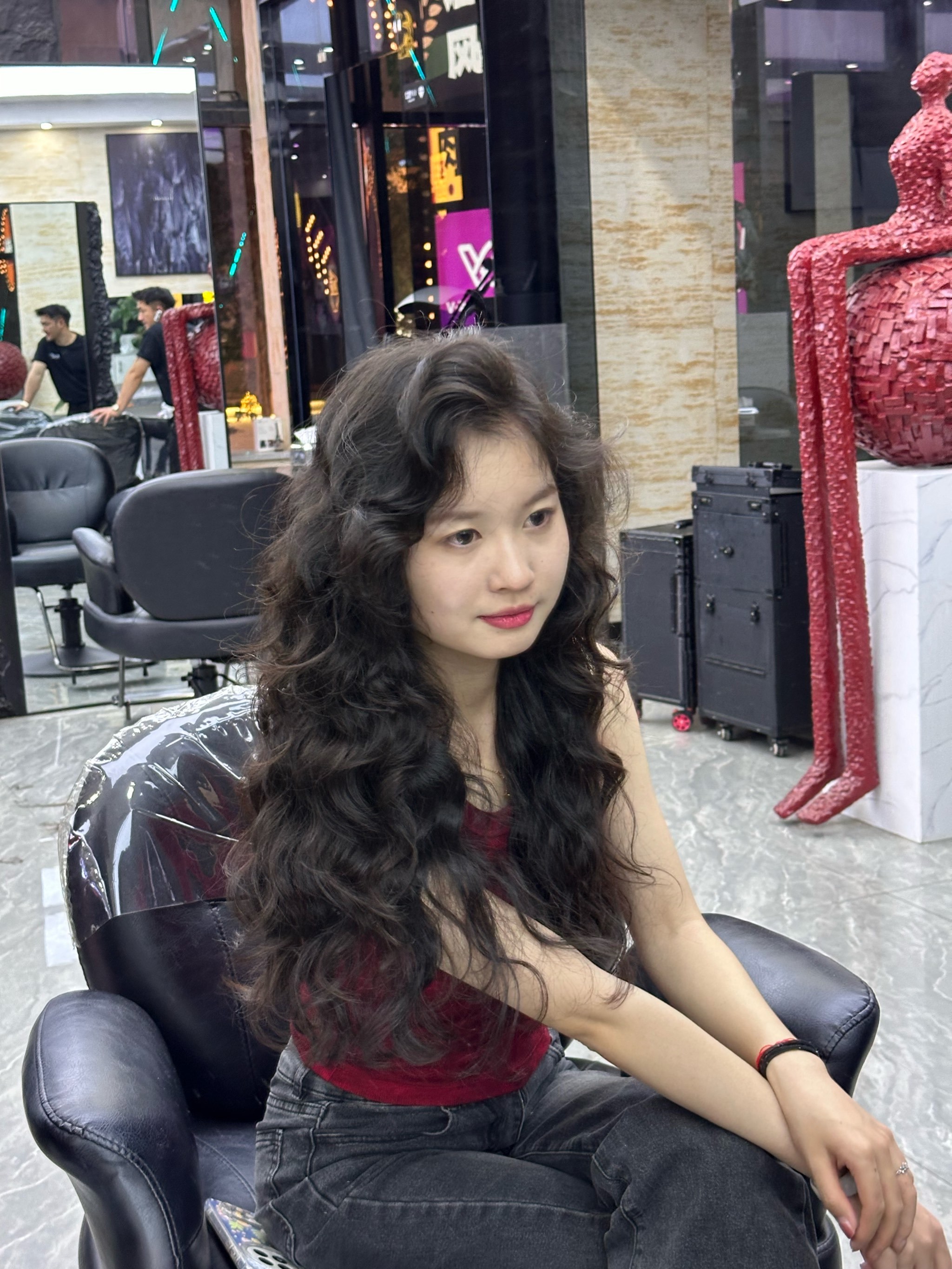 细软塌发量少方圆脸女生烫发发型推荐