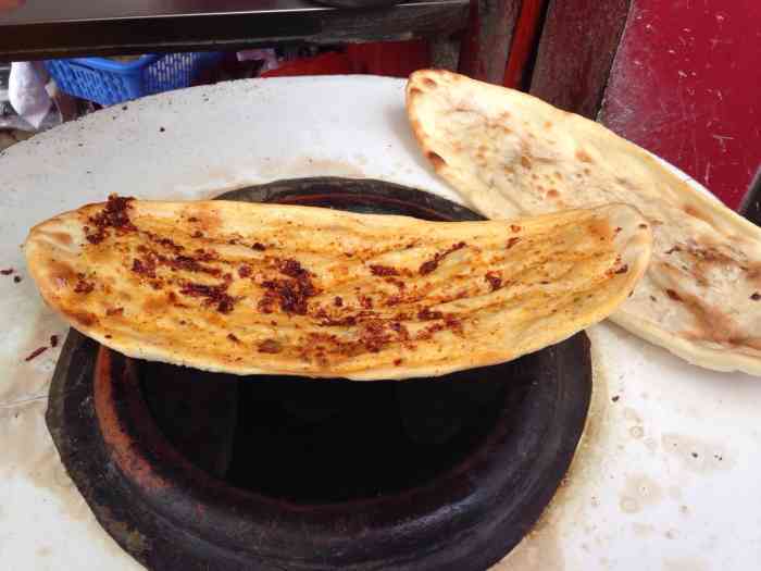 2019年2月26日 打分 【荆州烧饼】  [环境]街边小摊,应该是固定摊点