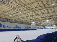 -乔波室内滑雪场