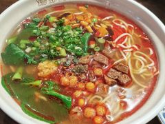 张飞牛肉面-爆炸头阿姨小四川正宗川味小吃(无任何分店)