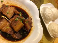 红烧肉夹馒头-桐庐窄溪野鱼馆