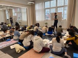 -亚太瑜伽普拉提学院