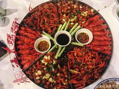 龙虾大拼盘-湘江大码头·龙虾馆(渔人码头一店)