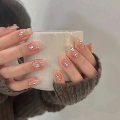 -悦指间美甲美睫