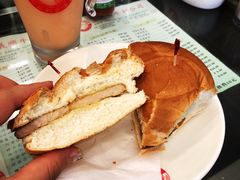 猪扒包-义顺牛奶公司(庇利金街店)