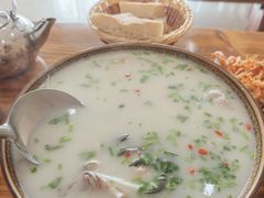 -美顺香食府鱼头老店(雪野湖店)