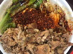 腊汁肉油泼面-老陈婆手工面庄