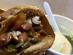 烧饼夹肠头-肠王卤煮(西单食宝街店)