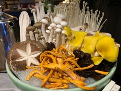 -野山舂·贵州现舂酸汤牛肉(民生路店)