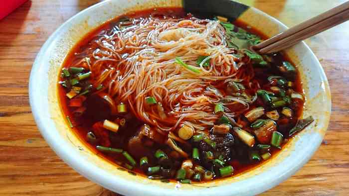 还是我打江油的米线好吃,高水杨米粉要自己去端,很多调理,和菜,自己