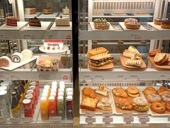 面包甜点陈列柜-Tims天好咖啡·贝果(东吴龙湖天街店)