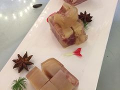 -红栌温泉山庄生态美食餐厅