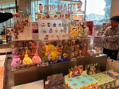 -泡泡玛特POPMART(黄岛新城吾悦店)