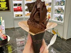 浓醇黑巧味软冰淇淋-GODIVA(海岸城店)