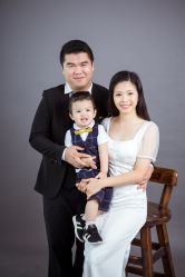 -现代经典婚纱摄影