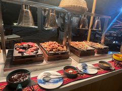 -亚龙湾希尔顿自助餐厅·海鲜·烧烤·沙滩BBQ·现场乐队