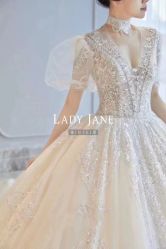 -Lady  Jane高端婚纱礼服馆