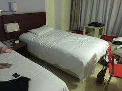 -飘HOME连锁酒店(北京将台地铁站798艺术区店)