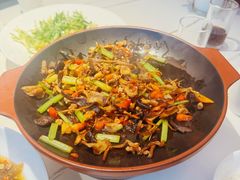 -阿瓦山寨·湘菜现炒·剁椒鱼头王(咸阳总店)