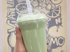 牛油果香蕉奶昔-Natural Moment天然果汁(天汇广场igc店)