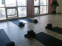 -静待花开瑜伽尊巴会馆