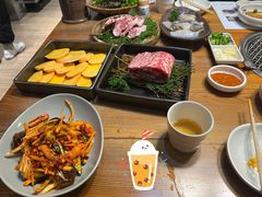-草家酱蟹炭火烤肉店(珲春南路一店)