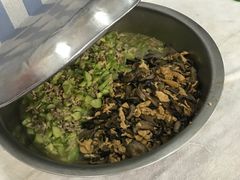 -领鲜活海鲜榴莲自助火锅(东门店)