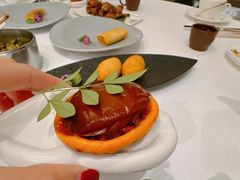 金殿干鲍鱼酥-万豪金殿(香港JW万豪酒店)