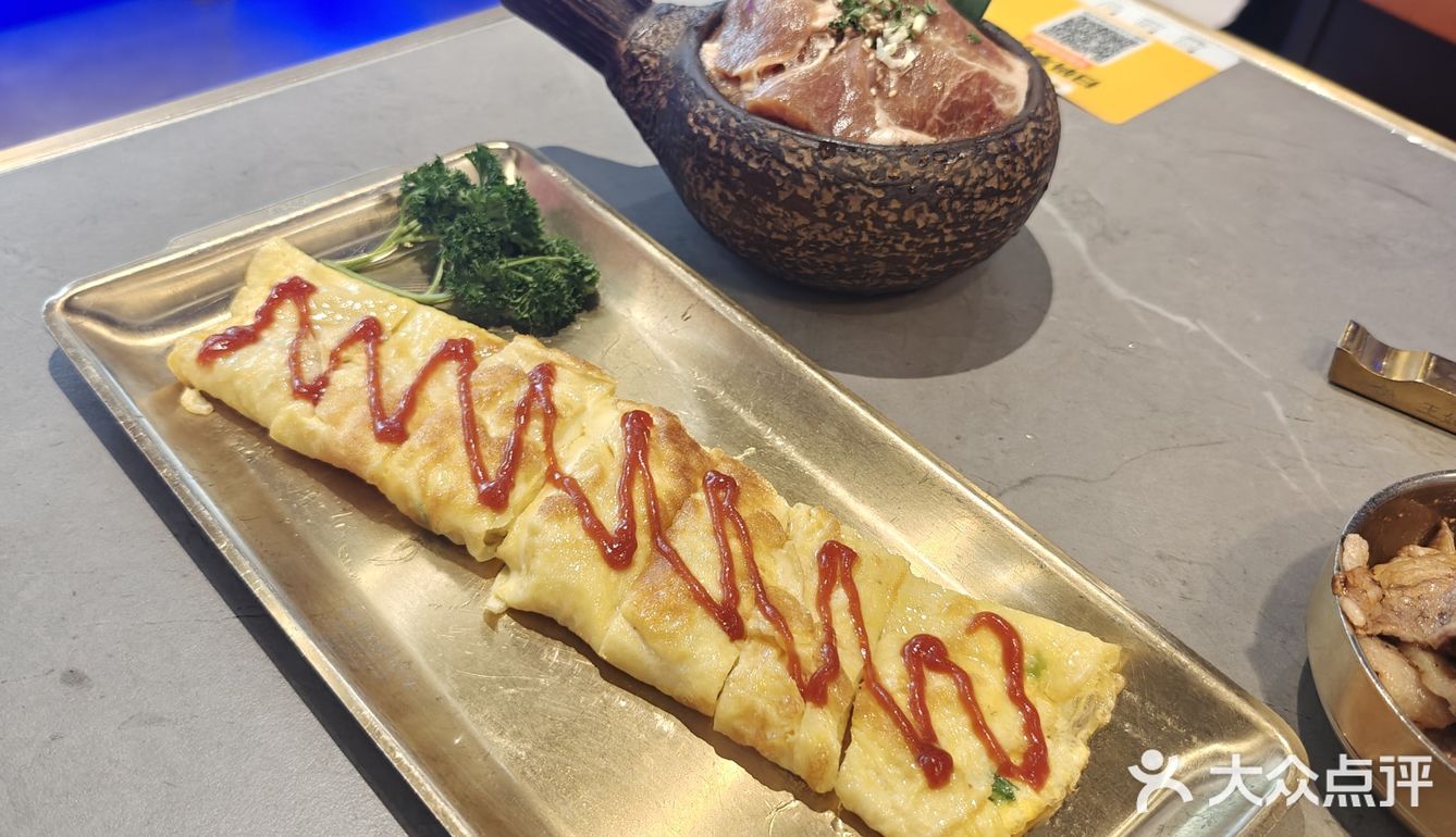 明洞王妃家炭火烤肉—好吃到扇耳光都不松手