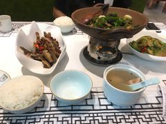 -丹江口渔村·湘味厨房(桃园店)