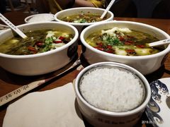 -渝是乎酸菜鱼(龙旗购物中心店)