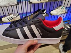 -阿迪达斯(武林银泰三叶草店)