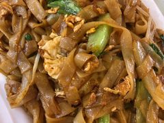 瘦肉鸡蛋炒河粉-覃记海鲜美食餐厅