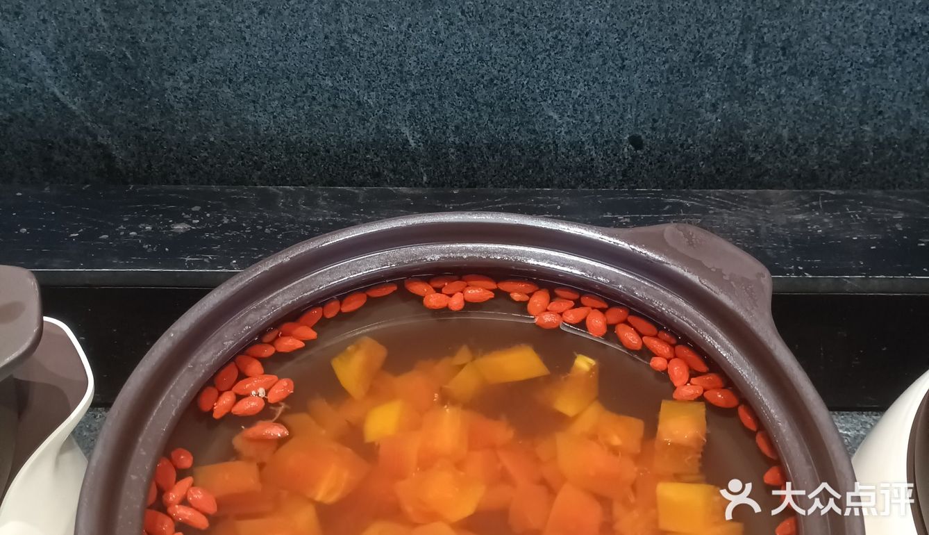 平时这个自助是没有的要单独点，今天即位一人送一个品尝