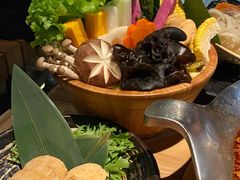 -湊湊火锅·茶憩(杭州湖滨银泰in77店)