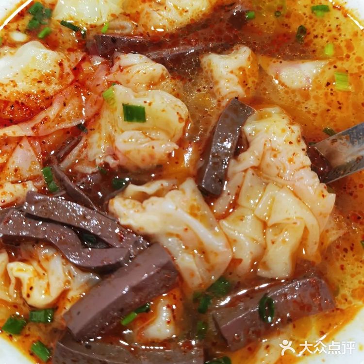 南京瑞金路一家三十多年老店，鸭血馄饨是一绝[强]