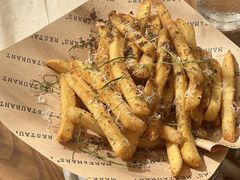 -Mark&Mars Restaurant