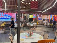 -刘姐啤酒鱼民族演艺餐厅(西街总店)