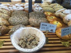 -焙丽拾光(麦凯乐直营店)